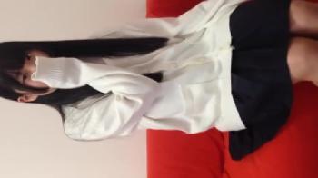 ピッチピチな美形少女女子校生の無毛女性器を鬼突きすると恥ずかしそうに喘ぎまくる！美少女パイパンの無料エロ動画