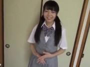 バージンを卒業したばかりの童顔美形少女女子校生が性行為に夢中になってしまい挿入撮り！美少女素人ハメ撮りナンパの無料エロ動画
