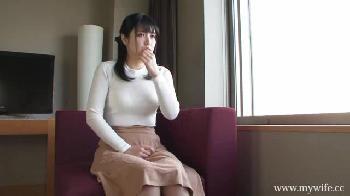 清潔感あふれるマダムさんがモジモジしながらマスターベーション開始→ペニス投入で一気に豹変！巨乳お姉さん素人の無料エロ動画