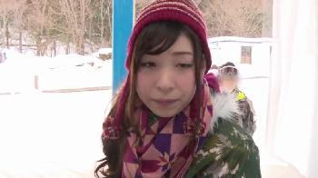 スノボを楽しむ美形少女に番組エロエロ企画と偽ってナンパ→彼氏を外に放置したまま中出し交尾！巨乳お姉さん美少女素人フェラマッサ...