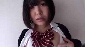 心ともなく巨大バストに目が行ってしまう黒髪美形少女を着衣のまま種付けセっクス！巨乳素人フェラ女子校生童顔パイズリの無料エロ動...