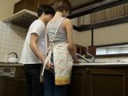 親父と再婚した若くて可愛い義理の母親が魅惑的すぎて毎日のように挿入してます!中出し素人フェラ人妻パイズリの無料エロ動画