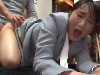 謝罪女性会社員に土下座強要!!おしりメドを丸出しにさせ犯し泣き叫んでも構わず突きまくる!巨乳お姉さん中出しフェラレイプOLイ...