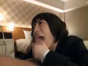 頑なに出演を断ってきたSOD女子社員が4年目にしていたたまれず決意デビュー！素人フェラ手コキぶっかけOLパイパンの無料エロ動...