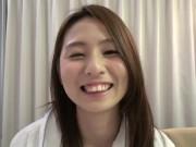 幸せに過ごしてそうなとてもきレイなマダムでも性的欲求が爆発寸前だそうで解消してあげました！中出し素人人妻ナンパパイパンの無料...