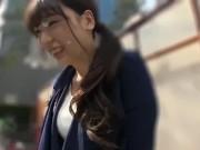 イケメン男からナンパされたとても綺麗なマダムが嬉しくなって夫を忘れてフアックする！素人フェラ人妻顔射の無料エロ動画