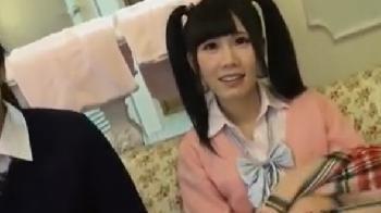 お友人と一緒なら怖くない!!?挿入撮り4P性行為にトライして絶頂アくメする美形少女!美少女素人フェラハメ撮り女子校生童顔の無...