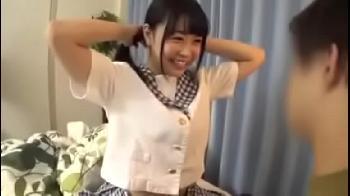 寝てたら美形少女が上に乗っかって起こしにきたのでペニスが反応してしまいました!美少女素人フェラ女子校生童顔の無料エロ動画
