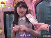 目の前で諭吉さんを見せられたら惑わされて股を開くお姉さん！素人フェラの無料エロ動画