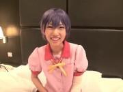 ホテルの部屋でコスプレーヤーと着衣のまま長時間挿入した結果！美少女素人ハメ撮りの無料エロ動画