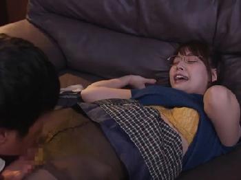 物静かな控えめ文系少女が見つめ合ったままの熱を帯びた精力的なセっクス！巨乳美少女フェラ顔射手コキぶっかけメガネの無料エロ動画