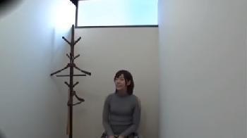 こんな可愛い子が目を疑う超テクフェラチオチオ披露してくれた!巨乳美少女素人手コキの無料エロ動画