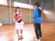 先生の言うことは全て従うスポーツ女子がバスケ指導中にセクロスな指導もされる!美少女顔射女子校生レイプの無料エロ動画