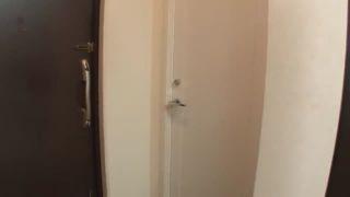 夫が不在で一人エッチでは物足りない奥様が息子に手を出す禁断の行為に走る!中出し素人人妻熟女近親相姦オナニーの無料エロ動画