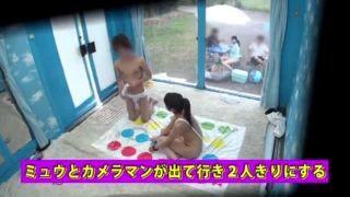 あの部屋で素人男女を2人きりにしてセクロスし始めるのを観察するエロエロ企画!お姉さん水着の無料エロ動画