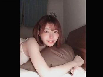 1ヶ月禁欲しムラムラが限界になったチンポ中毒女子大生が中出しザーメンごっくん乱交痴女フェラのエロ動画