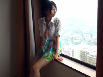 ボーイッシュなショートヘアなのに可愛さを持ち合わせる青学卒業生のガチパコ美少女ロリ顔射乙葉ななせのエロ動画