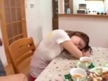 加湿器に混ぜた媚薬で意識を失った女たちを拘束レイプ！巨乳お姉さん熟女のエロ動画