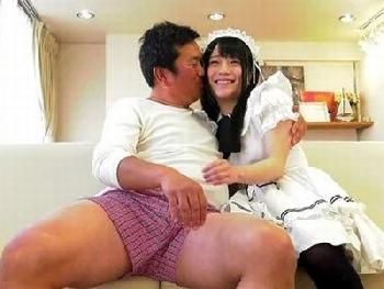 強烈かわいいメイドがベタベタしながら喉奥主観フェラチオで抜いてくれる快感美少女ロリコスプレのエロ動画