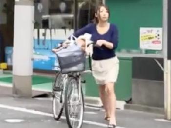 「いっぱい出してくださぃね」サウナレディが客の中出し精液を膣中に受け入れる！巨乳人妻のエロ動画