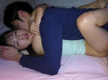 『中に…中にちょうだいっ！』溺愛していた妹が隣の布団でだいしゅきホールド種付けロリ中出し永瀬ゆいのエロ動画