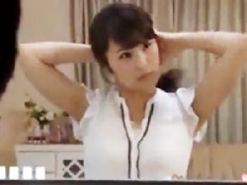 寝取られ願望のある夫のせいでマッサージ師とパコることになってしまった若奥様巨乳人妻中出し盗撮のエロ動画