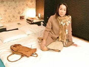 母さんをナンパして寝取って下さい！？実息子から寄せられたエロ企画で美魔女が…人妻熟女司杏子のエロ動画