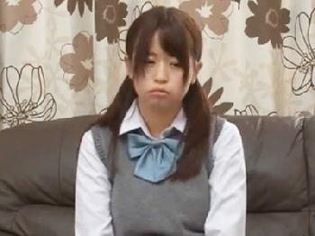 男の男根に興味津々な女子校生が発情して友人に中出し懇願W美少女パイパンのエロ動画