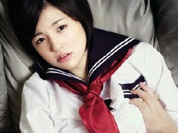 指名手配中のレイパーが母ちゃんと女子校生娘を問答無用で犯しまくる非人道的行為美少女人妻中出しレイプのエロ動画