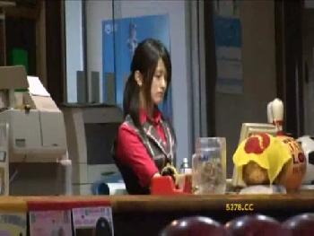 ボーリング場の素人女子大生アルアルバイト娘が裏に作業しに行った所を襲ってガチ性的暴行！お姉さん顔射ハメ撮りぶっかけイラマチオ...