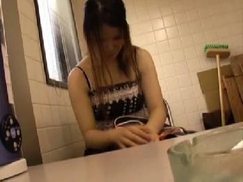 新人アルバイトを性的暴行しハメ撮りする鬼畜店長の個人撮影動画が流出！素人女子校生レイプのエロ動画