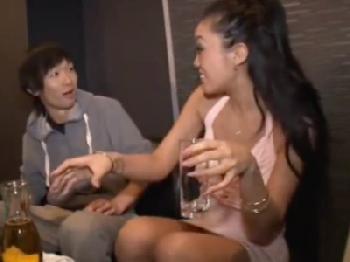 セクキャバクラで乳首感度抜群なギャル嬢を責め続けた結果→裏オプ中出し交尾成功！巨乳痴女のエロ動画