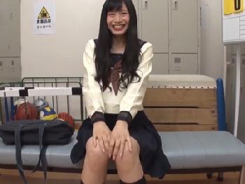 『人…いますよ…』学校内でローターを付けて女子校生を調教パコ！美少女露出のエロ動画