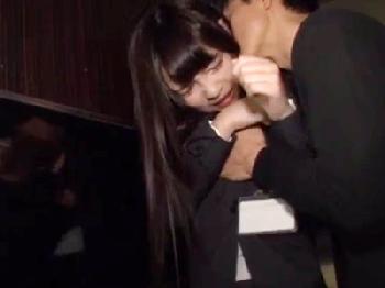 力ずくでスーツを脱がされメリメリとパンストごとペニスをねじ込まれるOL巨乳美少女お姉さんロリレイプのエロ動画