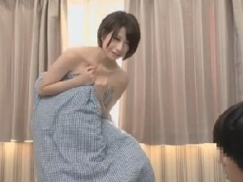 『あのぉ…Hしませんか？』同僚が部屋においていった巨乳OLと朝からブッ込み倒しお姉さんのエロ動画