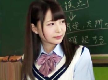 職権濫用で純情女子校生を好き放題ヤリ倒す冷酷教師！巨乳美少女痴女パイパンのエロ動画