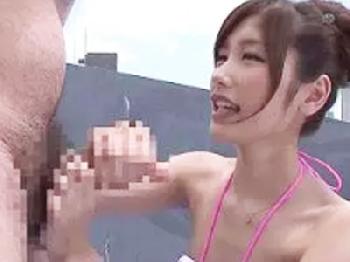 華奢ビキニ美形少女が野外で青姦手コキフェラチオ抜きW美少女水着のエロ動画