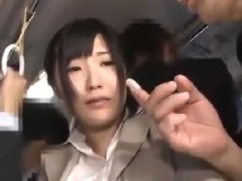 媚薬を利用する痴漢にレイプされちゃうお姉さん素人OLのエロ動画