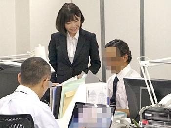 発射後ペニスも即復活させるおしゃぶり大好き女子大生がデビュー！美少女中出しフェラデビュー作深田えいみのエロ動画