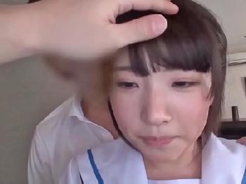 素朴なショートヘア娘が円光相手と髪を振り乱して中出しファック女子校生美少女のエロ動画