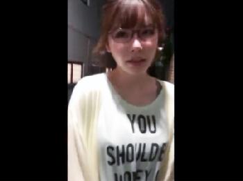 細身めがね娘をローター散歩で調教して自宅で中出しスマホハメ撮り美少女痴女のエロ動画