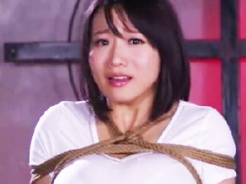 巨大オッパイお姉さんが複数男に拘束緊縛され終わらないイラマチオ拷問にぶっ壊れておもらし晒しちゃう巨乳顔射ぶっかけレイプのエロ...