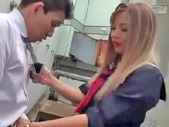 レディースのオラオラヤンキーギャルに逆強姦される男子校生女子校生痴女手コキのエロ動画