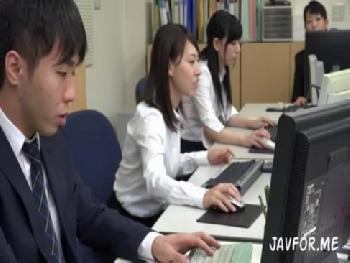 性行為休憩がある福利厚生のしっかりした会社とか巨乳OLお姉さんのエロ動画