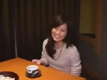 淫乱保母さんたちが男をチングリ返して痴女攻めお姉さん乱交のエロ動画