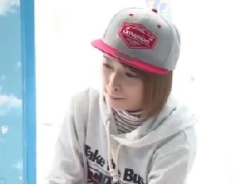 マジックミラー号に乗せられ相性診断ゲームという名目で肉棒挿入されてしまうショートヘア娘素人美少女のエロ動画