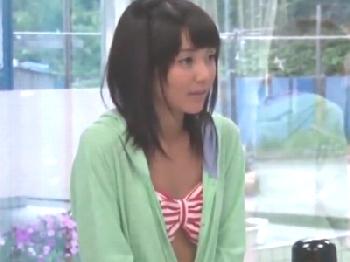 『えっ…ちょっと』無料エステと騙され膣奥に中出し精液を注がれてしまう素人娘美少女水着マッサージのエロ動画