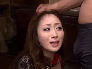 『もう勘弁してください！』首輪拘束した美人マダムを巨根調教！人妻顔射レイプのエロ動画