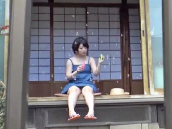 「何してるの？！」田舎娘を夜這いして幼いマ●コを堪能美少女ロリ中出しのエロ動画