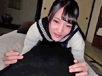 制服が似合いすぎる黒髪美形少女のHな成長録女子校生美少女中出しのエロ動画